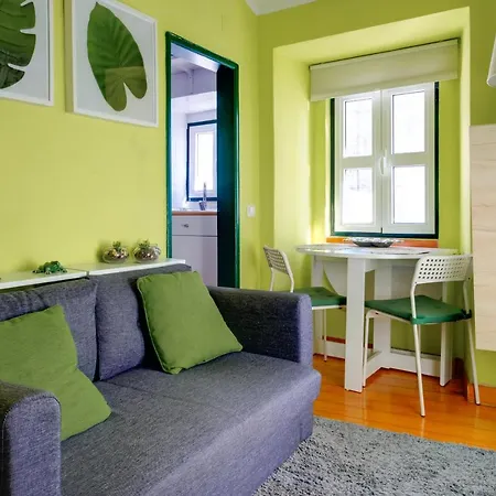 Cozy House By Famous Flea Market With Terrace * Lisboa