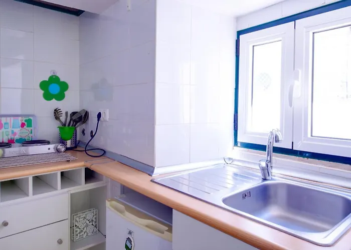 Cozy House By Famous Flea Market With Terrace شقة Lisboa