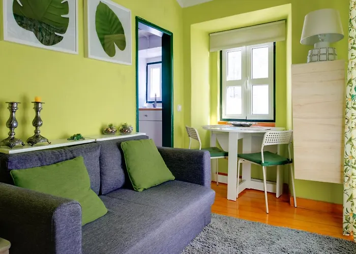 Cozy House By Famous Flea Market With Terrace * Lisboa