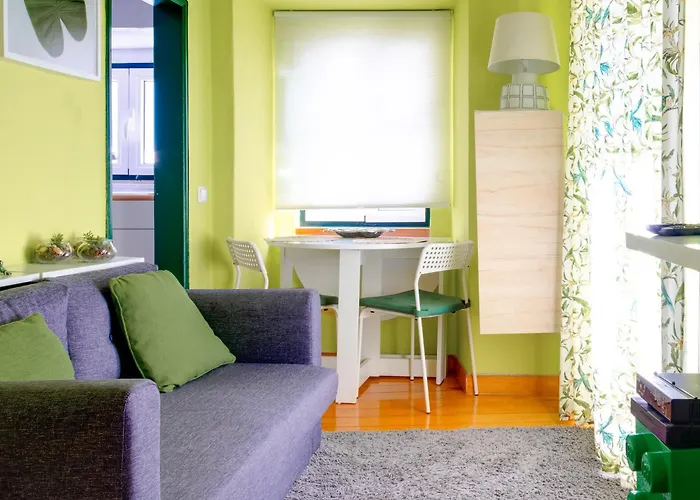 Cozy House By Famous Flea Market With Terrace