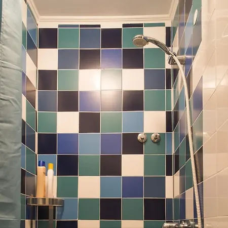 Cozy House By Famous Flea Market With Terrace *