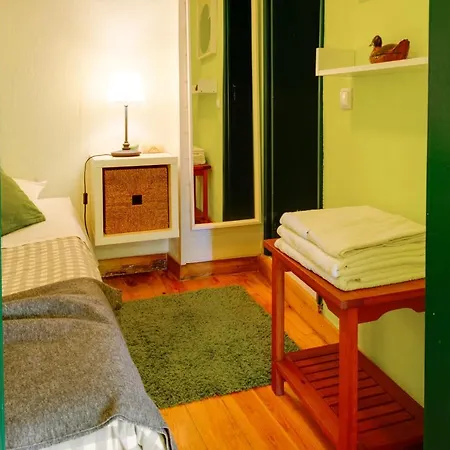 דירה Cozy House By Famous Flea Market With Terrace ליסבון